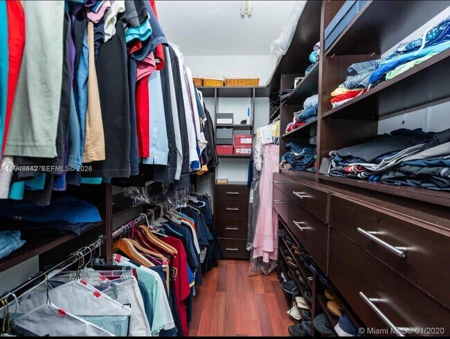 Building Photo - 1360 SW 142nd Ave