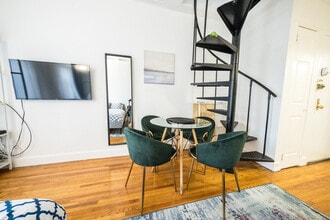 Building Photo - 324 E 75th St