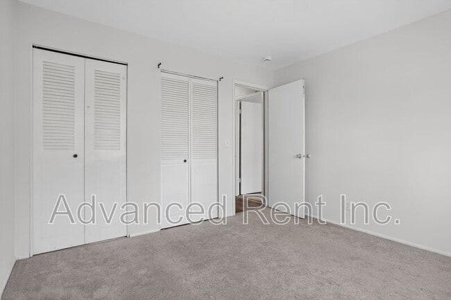 Building Photo - 211 Crocker Dr