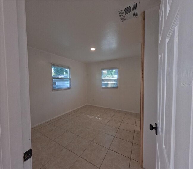 Building Photo - 809 Plumosa Ave