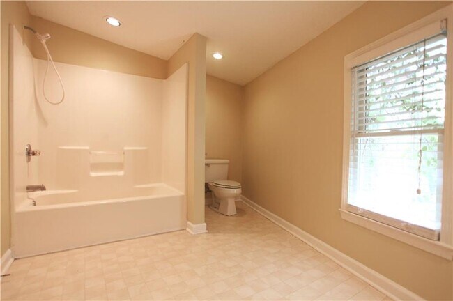 Building Photo - Home available February 2026!