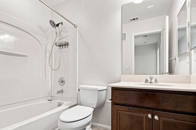 Building Photo - 2175 Condor Dr