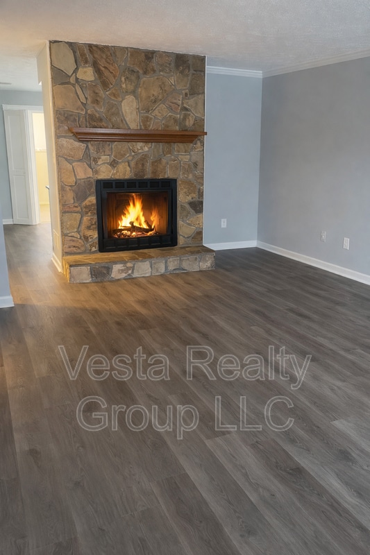 Building Photo - 5650 Waterford Ct