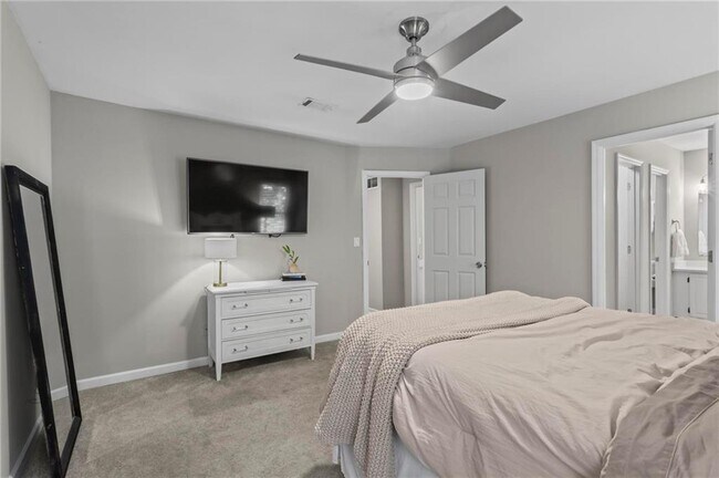 Building Photo - 28 Huntington Pl Dr