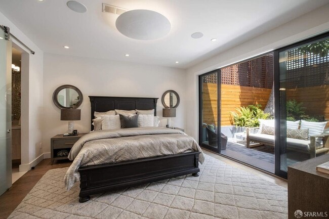 Building Photo - 903 Minnesota St