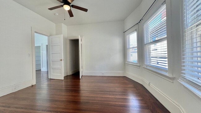 Building Photo - Well-maintained, Charming Victorian-style ...