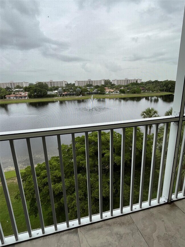 Building Photo - 3150 N Course Ln