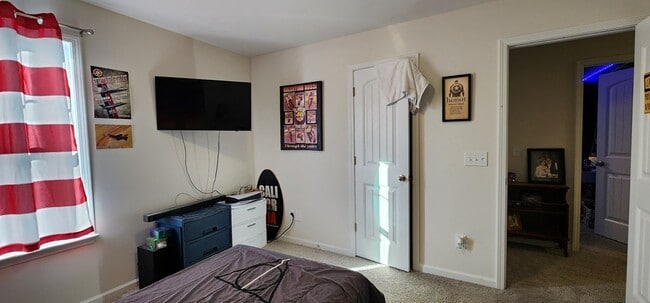 Building Photo - 354 Niblick Dr
