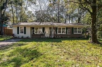 Building Photo - Newly Renovated 3 Bed 1.5 Bath Home in Mobile