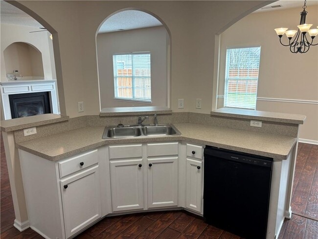 Building Photo - 13 Cottage Trce NW