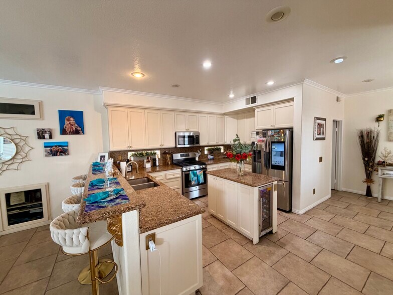 Building Photo - 12241 Queensbury Dr