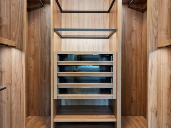 Building Photo - 1020 Sunset Point Rd