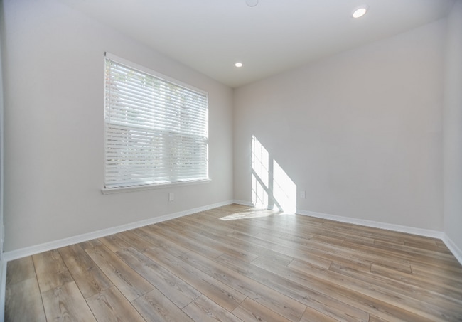 Building Photo - 79 Myrtle Oak Ct