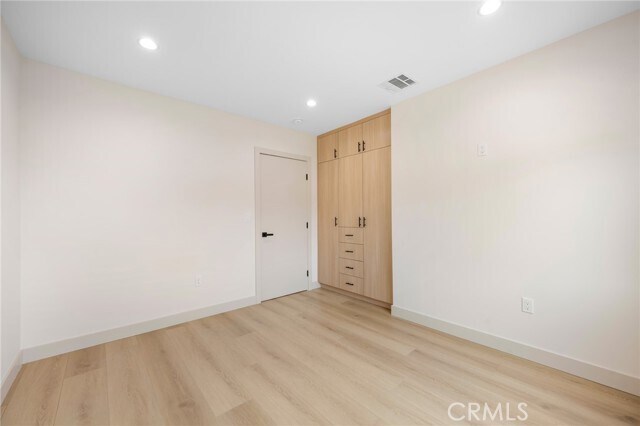 Building Photo - 918 University Ave