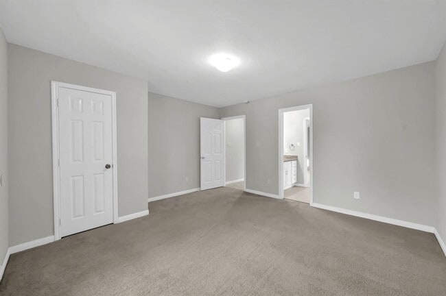 Building Photo - 16693 Meadowcroft St