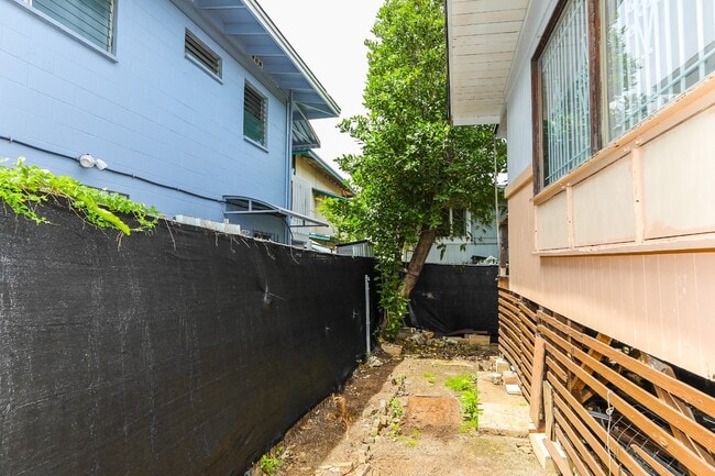 Building Photo - 1422 Pua Ln