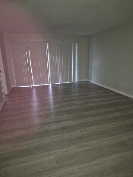 Building Photo - 2426 Tulane Ave