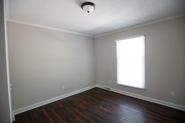 Building Photo - 9100 Nash Ave