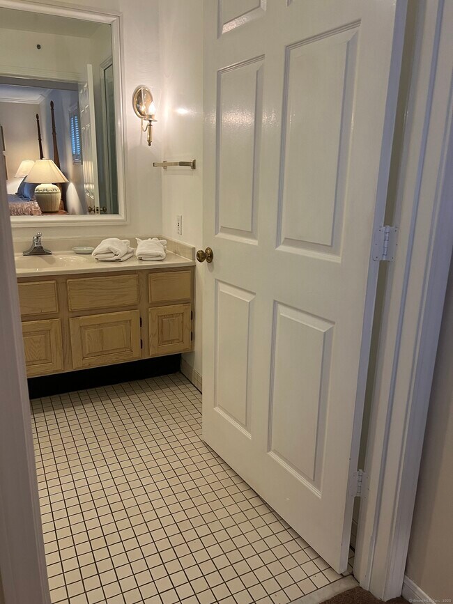 Building Photo - 912 Old Pond Ln