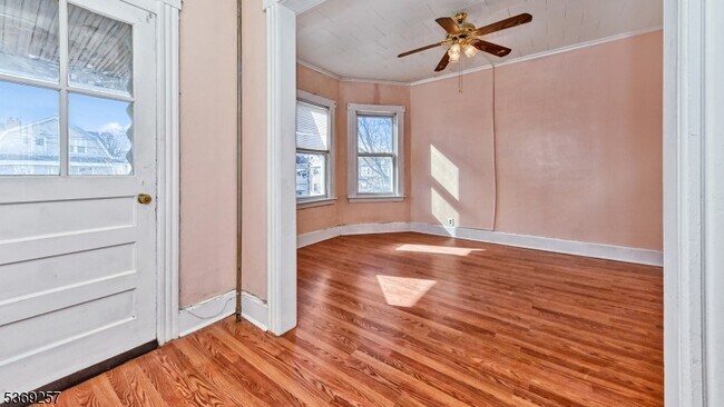 Building Photo - 129 17th Ave