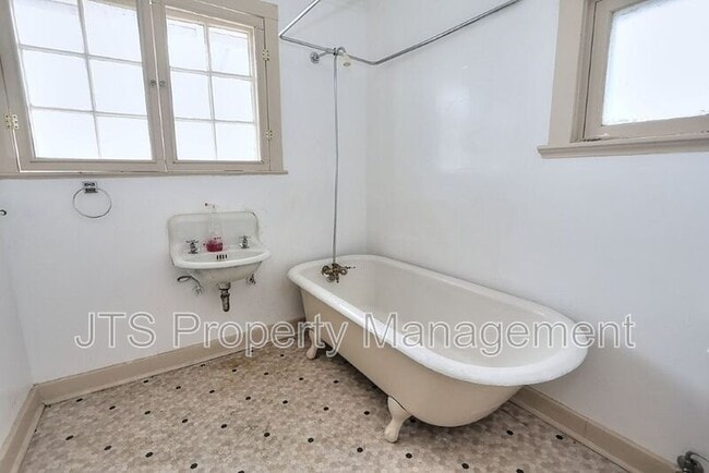 Building Photo - 2506 S St