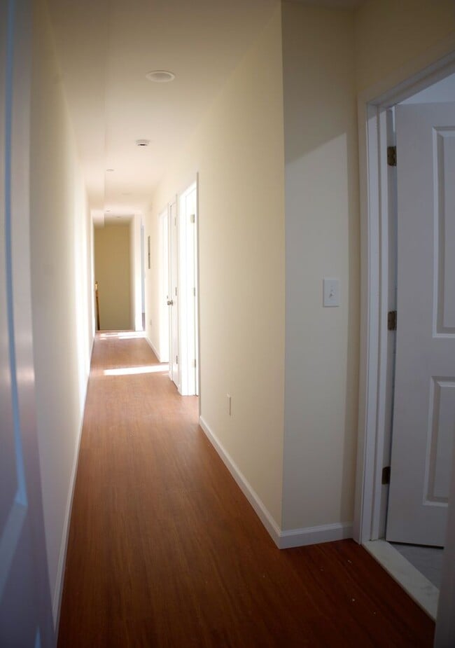 Building Photo - NEW 3 BEDROOM APT IN SOUNDVIEW