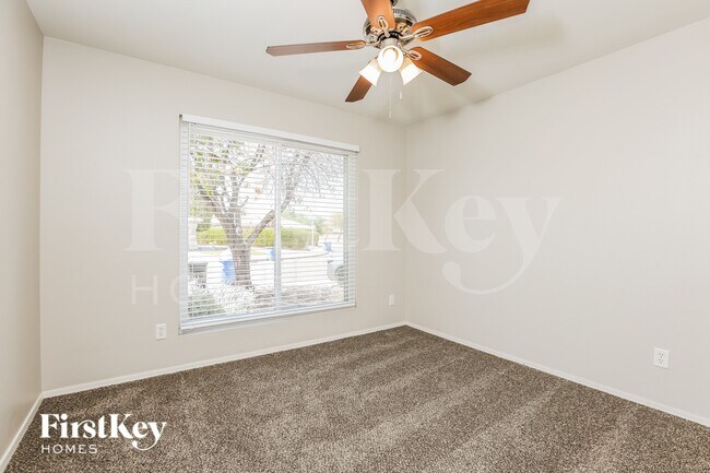 Building Photo - 4116 E Tanglewood Dr