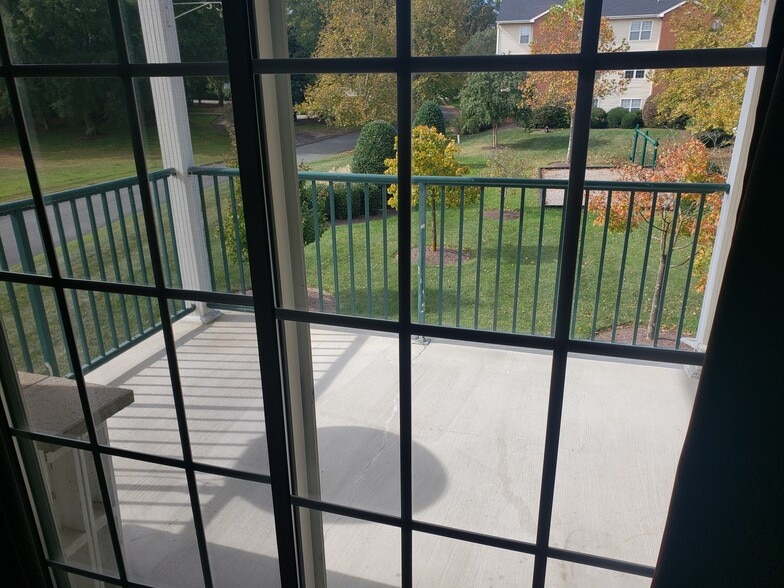 Building Photo - 701 Masters Row