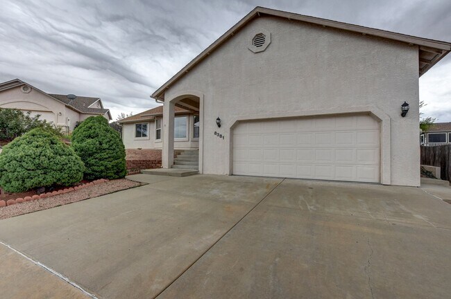 Building Photo - 8381 E Hopi Cir