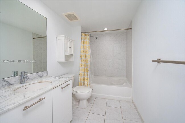 Building Photo - 951 Brickell Ave