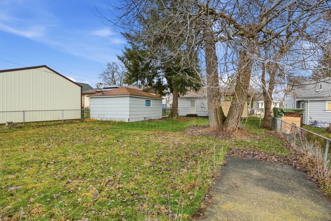 Building Photo - 2118 E Central Ave