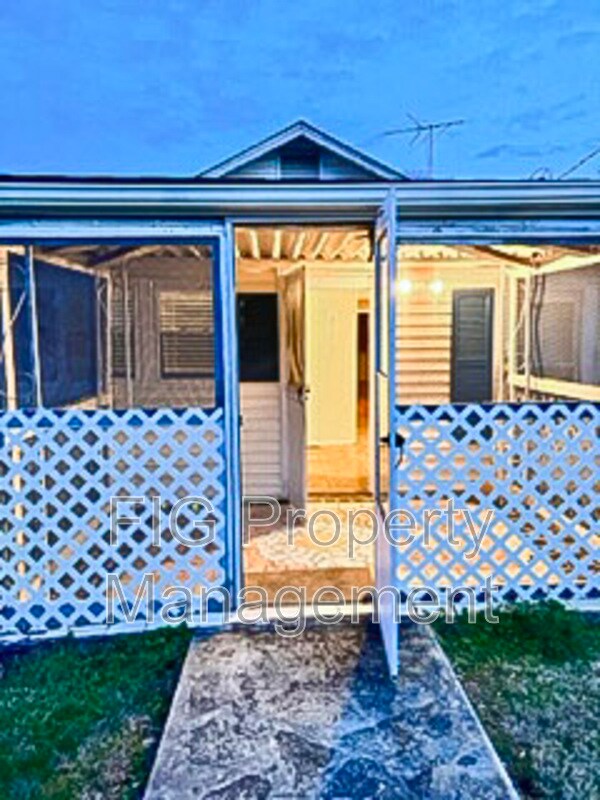 Building Photo - 444 Louisville Road
