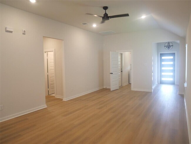 Building Photo - 6435 Downey Ln