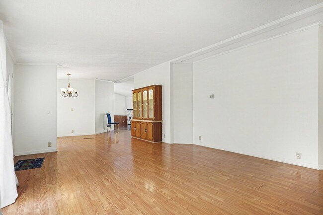 Building Photo - 3BR Home in Raleigh with Large Yard - GREAT PRICE!