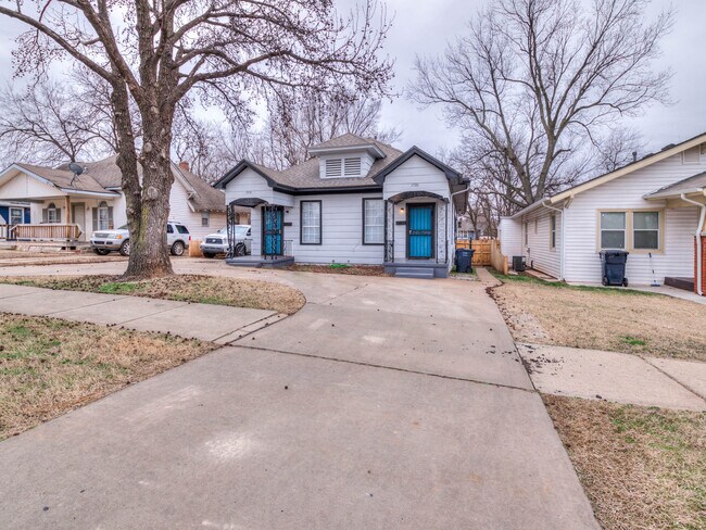 Building Photo - 1720 NW 30th St