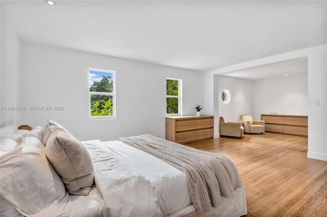 Building Photo - 5812 Alton Rd