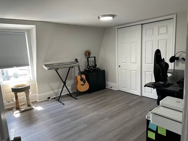 Building Photo - 944 S 24th St