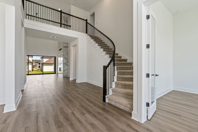Building Photo - Spacious Two-Story Stunner in Leander