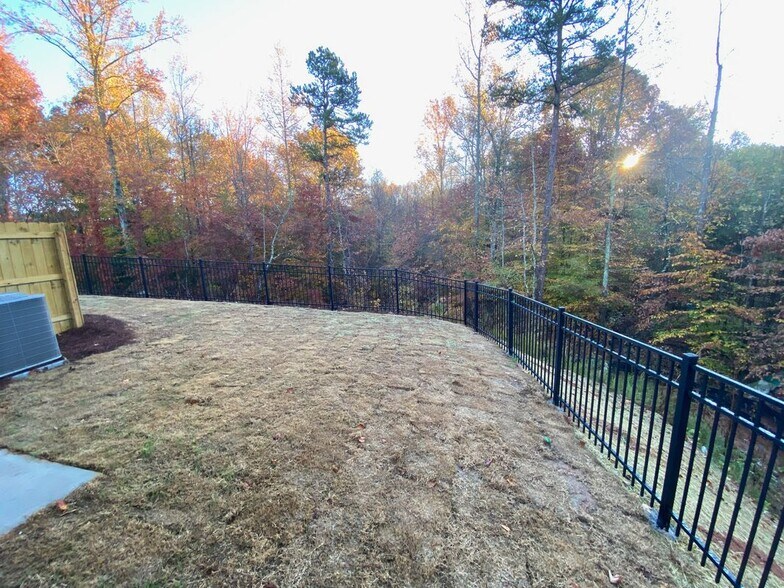 Building Photo - 151 Cedar Ln