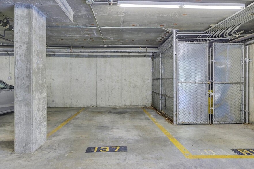 Building Photo - 4691 Albany Cir