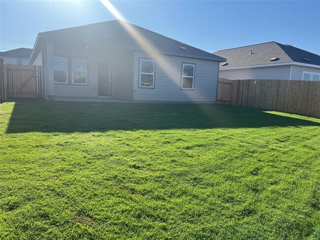 Building Photo - 107 Bridgeview Dr