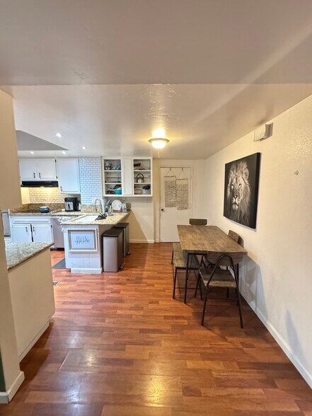 Building Photo - 6603 Reservoir Ct