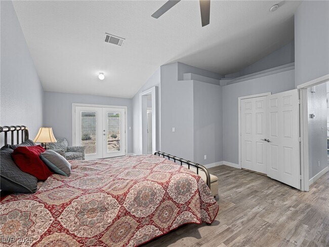 Building Photo - 4749 Califa Dr