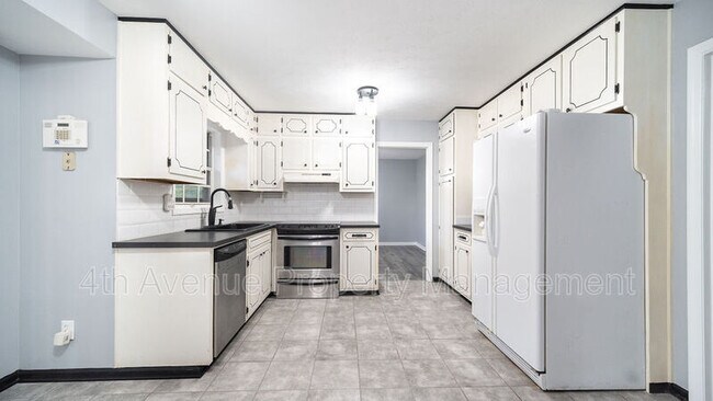 Building Photo - 2820 Meadowlark Trail NW