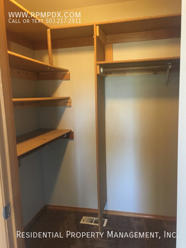 Building Photo - Refreshed Rental Rate - Coveted Sherwood H...