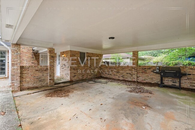 Building Photo - Spacious 4BR/2.5BA West Mobile Home – Room to Grow in a Convenient Location!