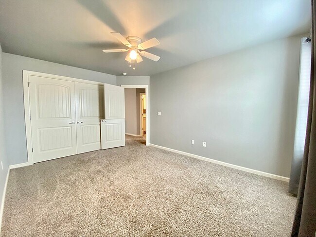 Building Photo - 3 Bed, 2.5 Bath in Gated Community with Private Pond