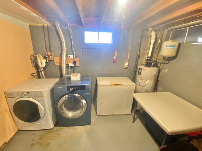 Building Photo - 56 Morellen Ln