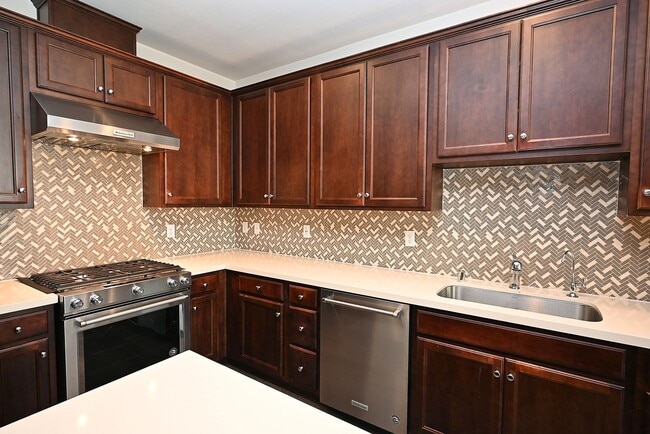 Building Photo - Beautiful Modern 3BR Home in the Heart of Milpitas