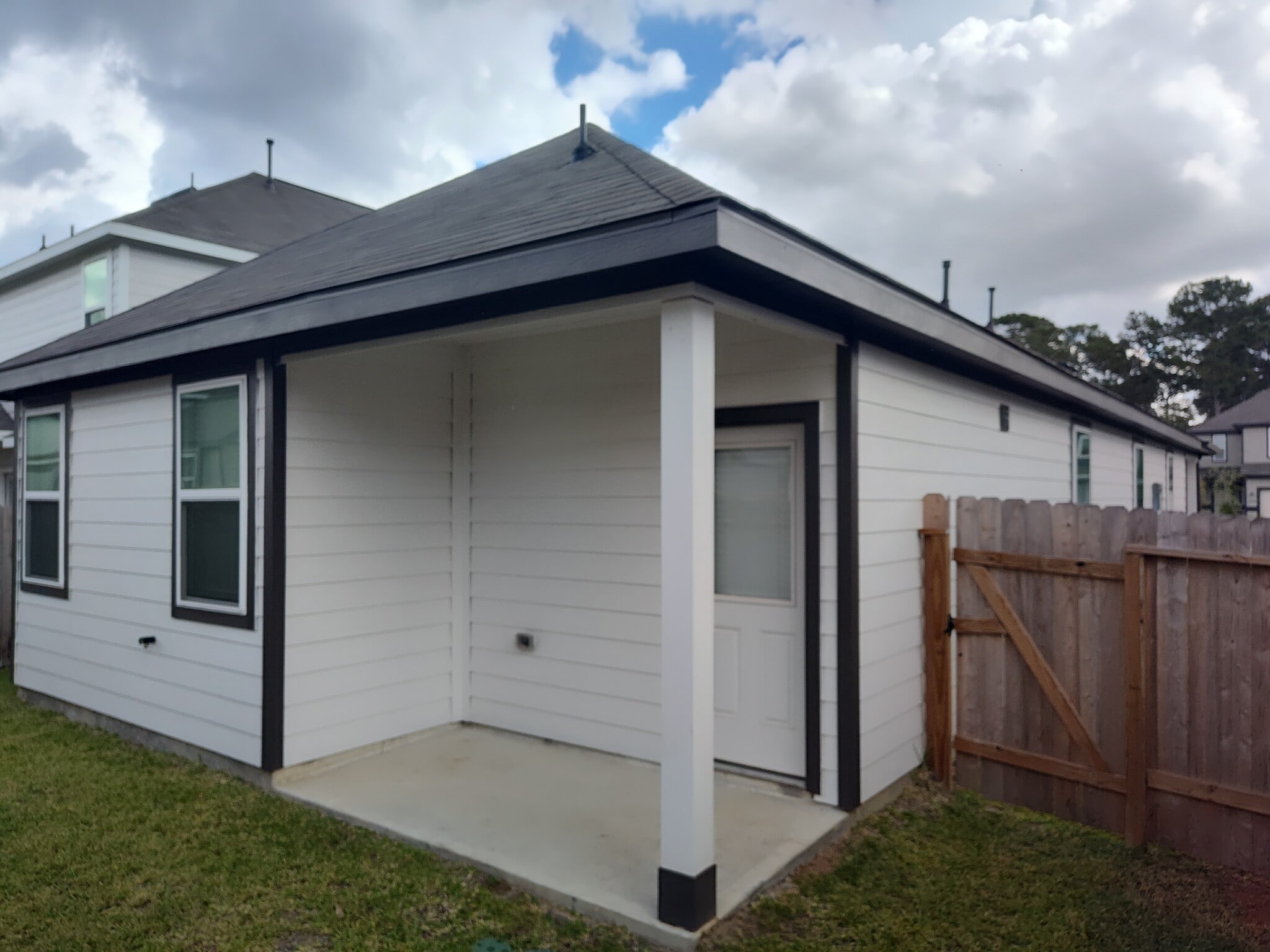 Building Photo - 13225 Musky Dr